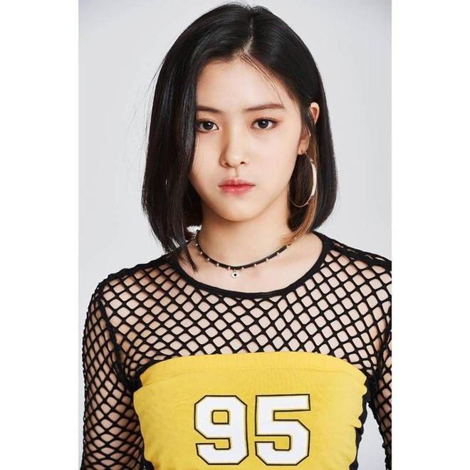 Netizen đ&agrave;o lại bộ ảnh của ITZY thời c&ograve;n c&oacute; Jeon Somi trong đội h&igrave;nh: Nh&igrave;n như n&agrave;o cũng thấy hợp! - Ảnh 2.