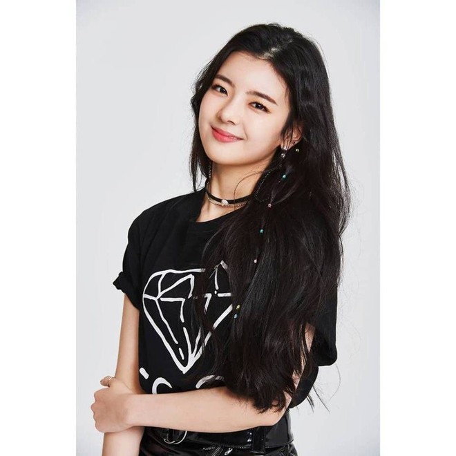 Netizen đ&agrave;o lại bộ ảnh của ITZY thời c&ograve;n c&oacute; Jeon Somi trong đội h&igrave;nh: Nh&igrave;n như n&agrave;o cũng thấy hợp! - Ảnh 4.