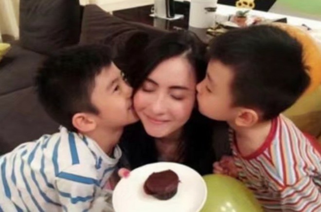 Cuộc sống hỗn loạn của Trương B&aacute; Chi bị phơi b&agrave;y: Thường xuy&ecirc;n mang trai lạ về nh&agrave;, bị h&agrave;ng x&oacute;m y&ecirc;u cầu chuyển nh&agrave;? - Ảnh 1.
