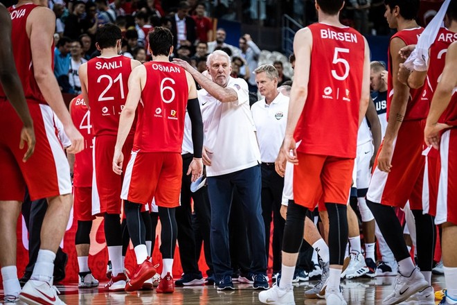 Thắng vất vả trước Thổ Nhĩ Kỳ, tuyển bóng rổ Mỹ ghi tên ở vòng tiếp theo FIBA World Cup  - Ảnh 1.