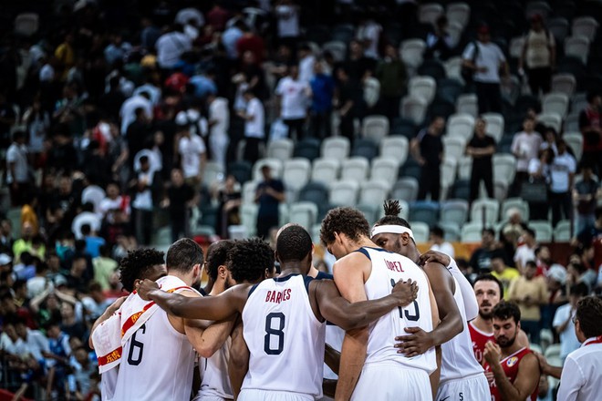 Thắng vất vả trước Thổ Nhĩ Kỳ, tuyển bóng rổ Mỹ ghi tên ở vòng tiếp theo FIBA World Cup  - Ảnh 2.