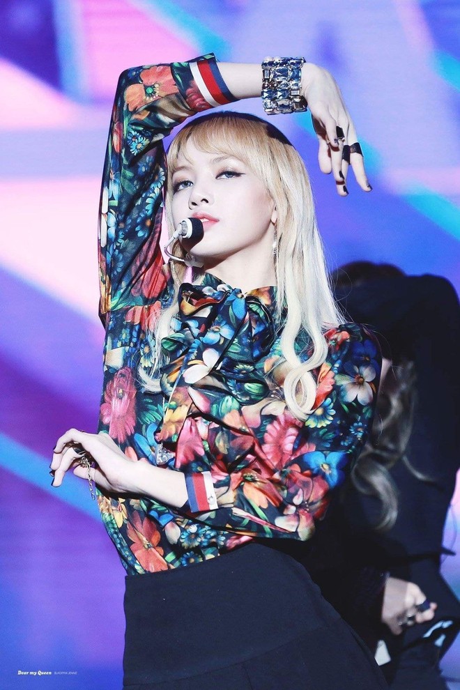 Ít khi khoe giọng nhưng Lisa (BLACKPINK), Chanyeol (EXO) và loạt idol đình đám lại hát siêu hay, thay được cả main vocal khi vắng mặt - Ảnh 1.