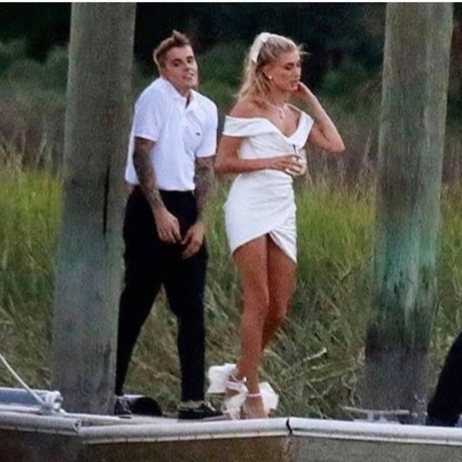 Tiệc tiền đám cưới của Justin Bieber và Hailey: Cô dâu chú rể đã đến địa điểm cưới, Katy Perry và Kendall Jenner đi phi cơ riêng đến dự - Ảnh 1.