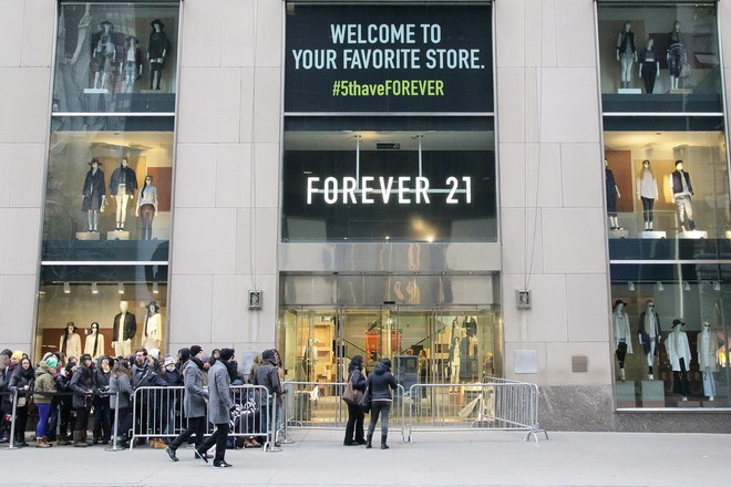 Forever 21: “Giấc mơ Mỹ” nay đã tàn của đôi vợ chồng người Hàn từ bàn tay trắng tạo dựng đế chế thời trang nổi tiếng - Ảnh 4.