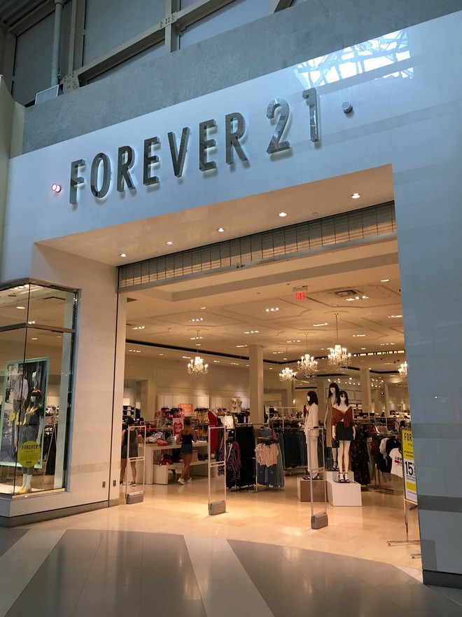 Forever 21: “Giấc mơ Mỹ” nay đã tàn của đôi vợ chồng người Hàn từ bàn tay trắng tạo dựng đế chế thời trang nổi tiếng - Ảnh 7.