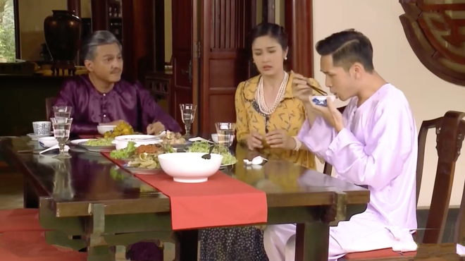 Tiếng S&eacute;t Trong Mưa tập 25: Ch&agrave;ng trai v&agrave;ng trong l&agrave;ng kh&ocirc;ng sợ bố con ai gọi t&ecirc;n qu&yacute; tử của cậu Ba Duy! - Ảnh 6.