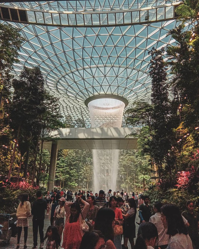 Trọn bộ cẩm nang chụp ảnh mà không lo dính người ở Jewel Changi Airport (Singapore), chỉ cần làm theo là đảm bảo có hình ngàn like! - Ảnh 1.