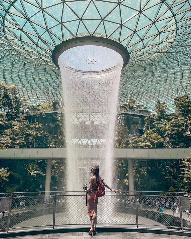 Trọn bộ cẩm nang chụp ảnh mà không lo dính người ở Jewel Changi Airport (Singapore), chỉ cần làm theo là đảm bảo có hình ngàn like! - Ảnh 4.