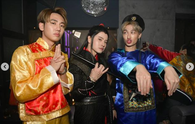 Tiệc sinh nhật cosplay g&acirc;y b&atilde;o: B&agrave; ho&agrave;ng showbiz Th&aacute;i đẹp n&aacute; thở, chặt ch&eacute;m cả Ngụy V&ocirc; Tiện khiến Cnet xu&yacute;t xoa - Ảnh 7.