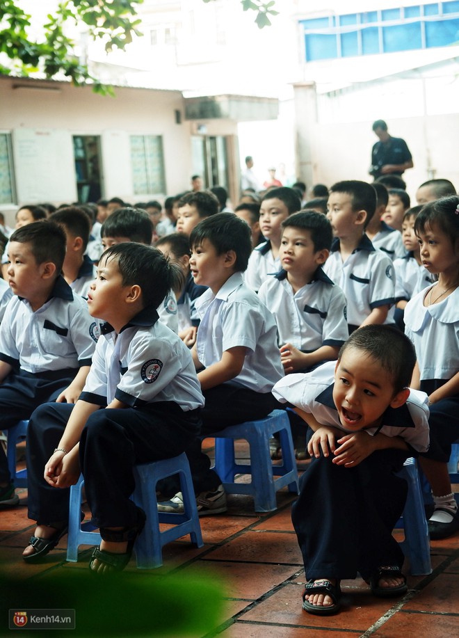 5 siêu nhân nhí trong ca sinh năm đầu tiên ở Việt Nam lém lỉnh ngày khai giảng: Xin chào lớp 1! - Ảnh 18.