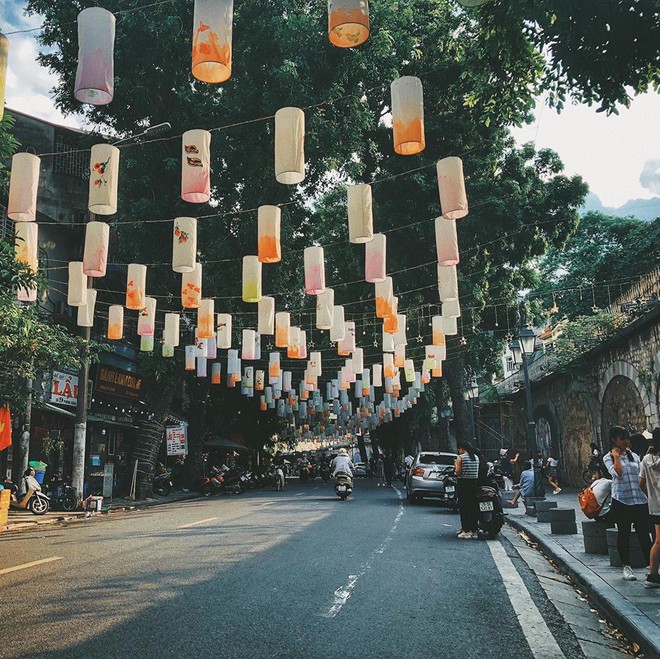 Không phải Hàng Mã, Trung thu năm nay dân tình lại đang rủ nhau check-in con phố đèn lồng lung linh này, đi nhanh không lại đông bây giờ! - Ảnh 12.