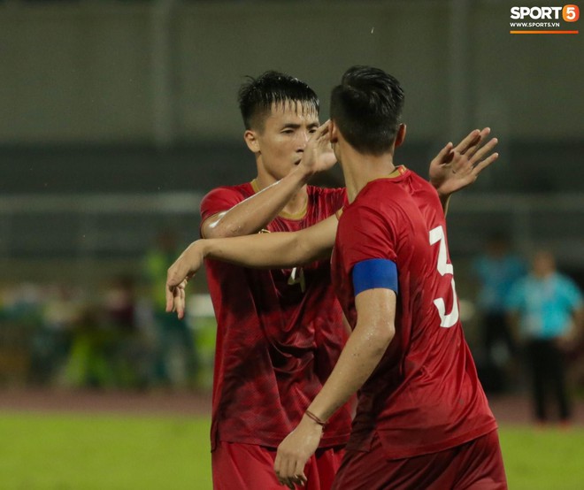 Cầu thủ Thái Lan ôm đầu tiếc nuối sau khi hòa Việt Nam ở Vòng loại World Cup 2022 - Ảnh 5.