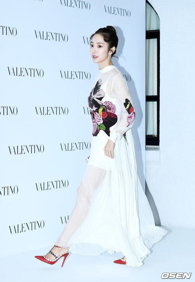 Sự kiện sang chảnh gây bão: Mỹ nhân Han Ye Seul đỉnh đến mức át cả Park Min Young, Hoa hậu ngực khủng kín lạ - Ảnh 1.