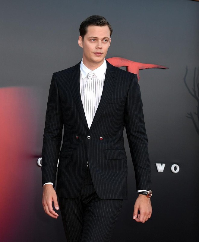 Nhìn vẻ điển trai của Bill Skarsgard - gã hề ma quái trong “IT 2”, chị em có nô nức đòi chui xuống cống? - Ảnh 6.