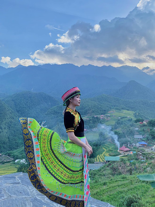 “Chân lý ngàn năm” khi du lịch: Đi đâu thì đi, nhưng nhất định phải đi cùng hội bạn chụp ảnh có tâm như Chi Pu - Quỳnh Anh Shyn - Sun HT - Ảnh 3.