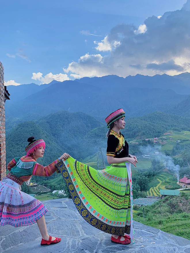 “Chân lý ngàn năm” khi du lịch: Đi đâu thì đi, nhưng nhất định phải đi cùng hội bạn chụp ảnh có tâm như Chi Pu - Quỳnh Anh Shyn - Sun HT - Ảnh 4.