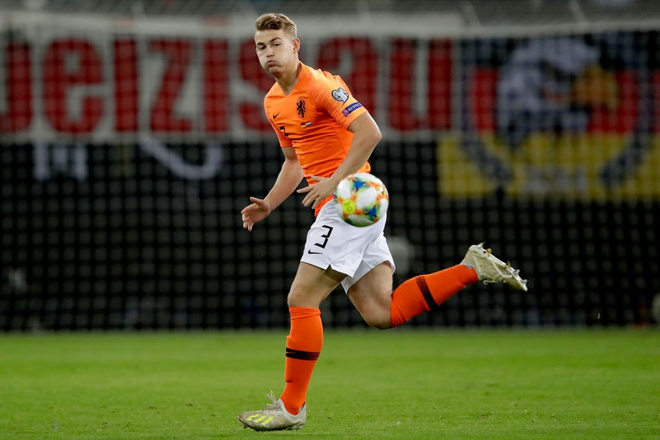 Vòng loại Euro 2020: Trung vệ điển trai bậc nhất thế giới mắc sai lầm siêu ngớ ngẩn, Hà Lan vẫn khiến Đức nhận thất bại đau đớn chưa từng có trong lịch sử - Ảnh 1.