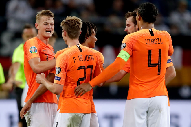 V&ograve;ng loại Euro 2020: Trung vệ điển trai bậc nhất thế giới mắc sai lầm si&ecirc;u ngớ ngẩn, H&agrave; Lan vẫn khiến Đức nhận thất bại đau đớn chưa từng c&oacute; trong lịch sử - Ảnh 4.