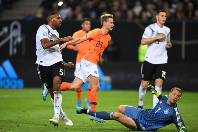 V&ograve;ng loại Euro 2020: Trung vệ điển trai bậc nhất thế giới mắc sai lầm si&ecirc;u ngớ ngẩn, H&agrave; Lan vẫn khiến Đức nhận thất bại đau đớn chưa từng c&oacute; trong lịch sử - Ảnh 7.