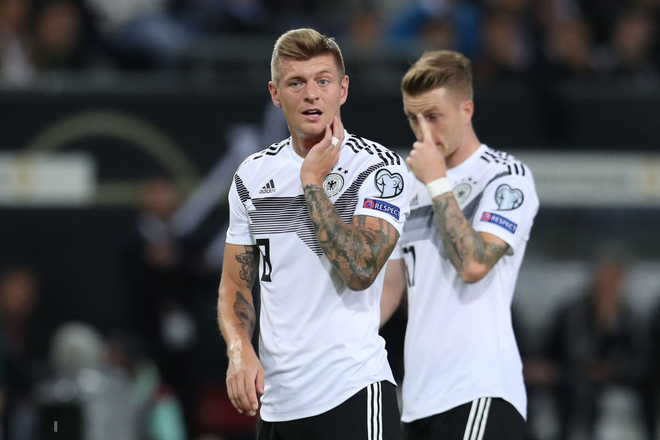 V&ograve;ng loại Euro 2020: Trung vệ điển trai bậc nhất thế giới mắc sai lầm si&ecirc;u ngớ ngẩn, H&agrave; Lan vẫn khiến Đức nhận thất bại đau đớn chưa từng c&oacute; trong lịch sử - Ảnh 6.