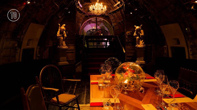 Cho&aacute;ng ngợp với qu&aacute;n cực sang chảnh l&agrave;m từ... một chiếc m&aacute;y bay ở Bangkok, chẳng biết l&agrave; đang đi bar hay đi bay nữa? - Ảnh 7.