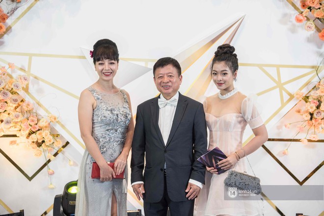 Dàn sao khủng đổ bộ thảm đỏ VTV Awards: Bảo Thanh rạng rỡ hội ngộ gia đình Về nhà đi con, Nhã Phương lẻ bóng - Ảnh 10.