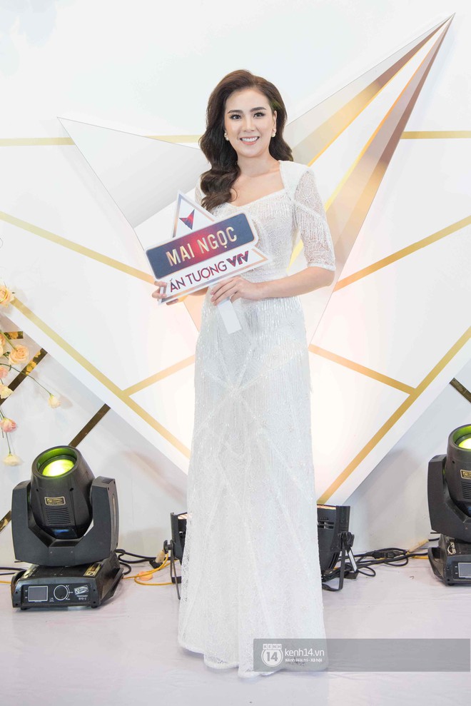 Dàn sao khủng đổ bộ thảm đỏ VTV Awards: Bảo Thanh rạng rỡ hội ngộ gia đình Về nhà đi con, Nhã Phương lẻ bóng - Ảnh 13.