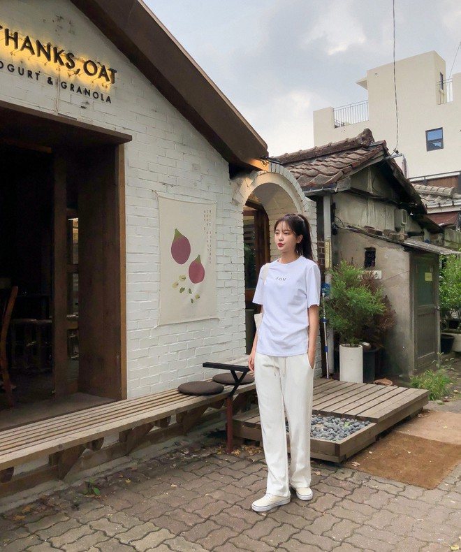 Đừng sơ vin m&atilde;i l&agrave;m g&igrave;, cuối tuần chị em h&atilde;y x&otilde;a với c&ocirc;ng thức &aacute;o thả ngo&agrave;i quần si&ecirc;u chất m&agrave; kh&ocirc;ng lo d&igrave;m d&aacute;ng - Ảnh 7.