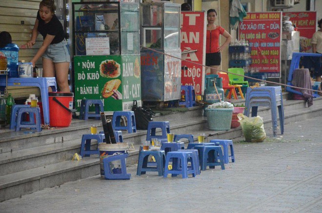 Nhân chứng sợ hãi kể lại vụ nổ khiến 4 người bị thương ở Chung cư HH Linh Đàm: “Bưu phẩm được bọc cẩn thận, vừa mở thì phát nổ...” - Ảnh 1.