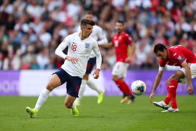 Đồng đội của Son Heung-min lập hat-trick, tuyển Anh đặt một chân đến VCK Euro 2020 - Ảnh 10.