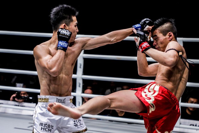 D&ugrave; rất nổi tiếng v&agrave; đẹp trai nhưng anh ch&agrave;ng n&agrave;y vẫn phải nhận c&aacute;i kết đắng v&igrave; lỡ phải gặp một v&otilde; sĩ mang d&ograve;ng m&aacute;u Việt rất đỉnh - Ảnh 4.