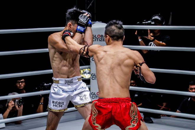 D&ugrave; rất nổi tiếng v&agrave; đẹp trai nhưng anh ch&agrave;ng n&agrave;y vẫn phải nhận c&aacute;i kết đắng v&igrave; lỡ phải gặp một v&otilde; sĩ mang d&ograve;ng m&aacute;u Việt rất đỉnh - Ảnh 7.