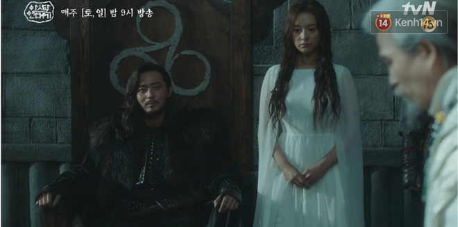 Arthdal Niên Sử Kí tập 13: Ra tay anh hùng cứu mĩ nhân, Song Joong Ki được cả tộc xúm vào đền ơn - Ảnh 7.