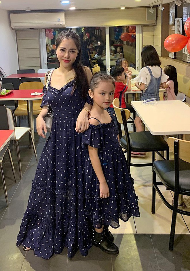 Ngọc Anh, Nam Thương lên đồ trẻ trung, đọ vẻ sang chảnh với Huyền Baby trong street style hot mom tuần này - Ảnh 7.