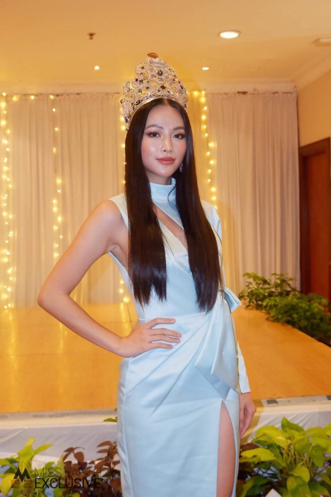 Phương Khánh đội vương miện 3,5 tỷ, diện váy gợi cảm chấm thi chung kết Miss Earth Malaysia 2019 - Ảnh 1.