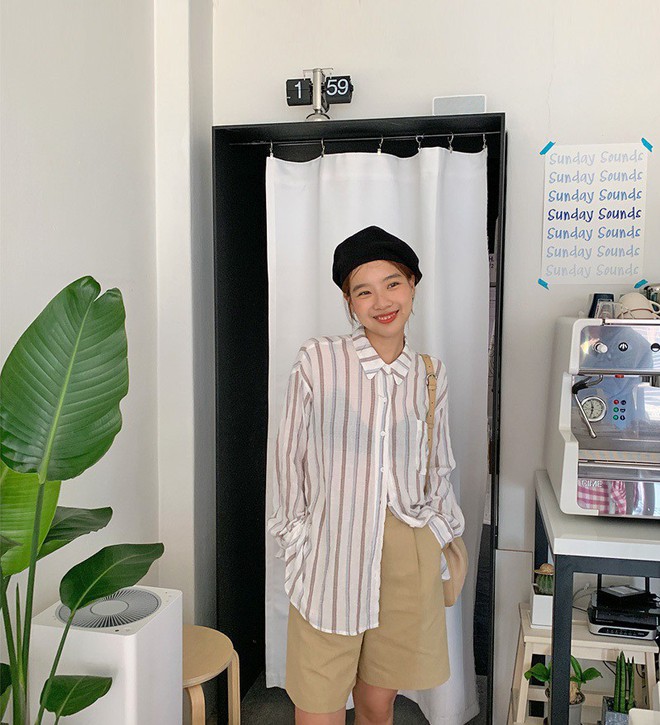 Mấy nàng sành điệu lại phát minh thêm một kiểu diện áo sơ mi: Mở toang vài cúc dưới để trông thật ăn chơi, hack chân dài - Ảnh 1. Mấy nàng sành điệu lại phát minh thêm một kiểu diện áo sơ mi: Mở toang vài cúc dưới để trông thật ăn chơi, hack chân dài - Ảnh 1.