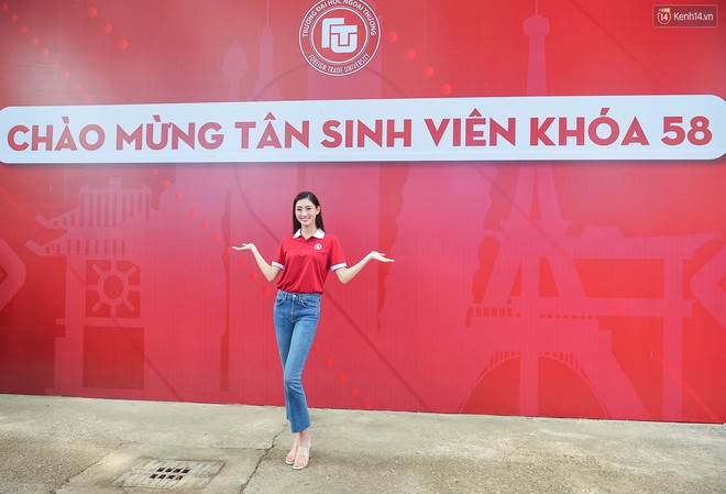 Hoa hậu Lương Thùy Linh đẹp xuất sắc trong ngày khai giảng Ngoại thương, khẳng định chưa có ý định Nam tiến để tập trung cho học tập - Ảnh 7.