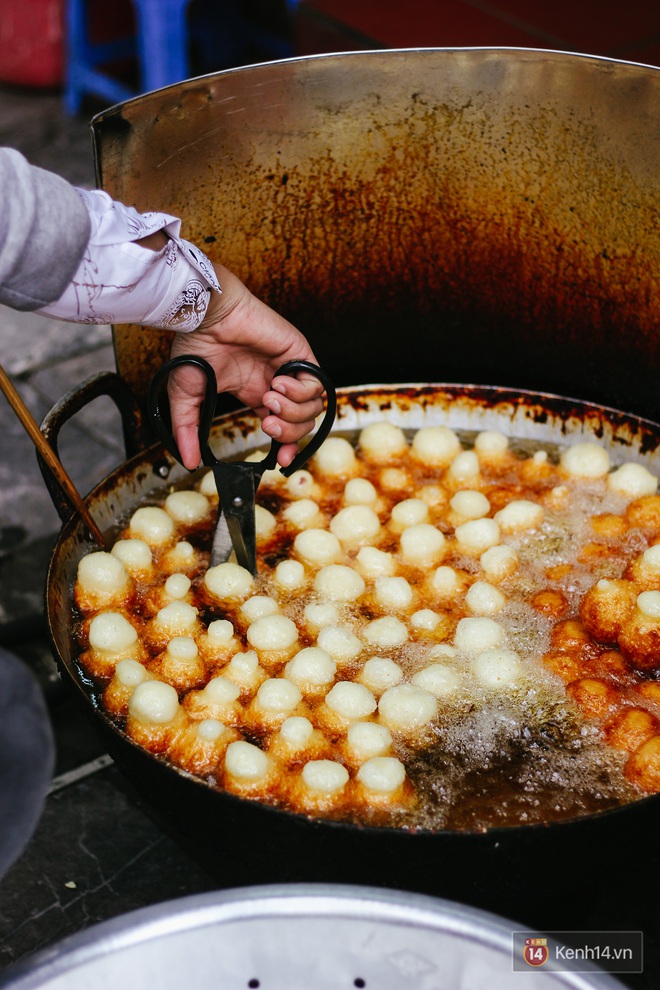 Giữa phố cổ c&#243; một h&#224;ng b&#225;nh r&#225;n &quot;ngọt hơn người y&#234;u cũ của bạn&quot;, quanh năm l&#250;c n&#224;o cũng tấp nập kh&#225;ch - Ảnh 4.