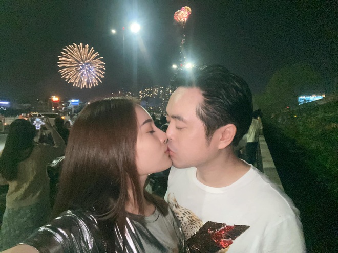 Sao Vbiz rộn r&agrave;ng khoe khoảnh khắc đầu năm mới: T&oacute;c Ti&ecirc;n, Chi Pu vừa ho&agrave;n th&agrave;nh show diễn, lầy nhất l&agrave; vợ chồng Khởi My - Kelvin Kh&aacute;nh - Ảnh 9.