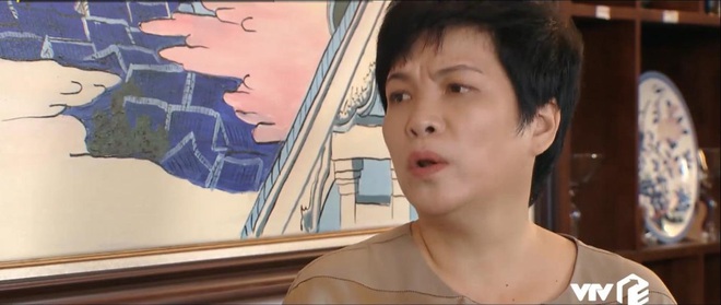 Preview Hoa Hồng Tr&ecirc;n Ngực Tr&aacute;i tập 44: B&eacute; Bống t&agrave;i lanh lấy điện thoại Khu&ecirc; gửi h&igrave;nh cả nh&agrave; &acirc;n &aacute;i cho ch&uacute; Bảo tuần lộc? - Ảnh 4.
