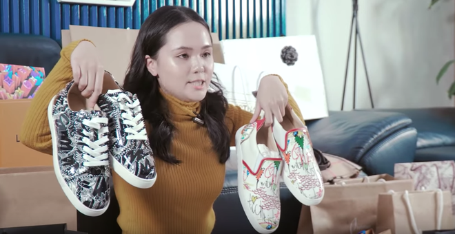 Chiều Quỳnh Anh như Duy Mạnh: Người y&ecirc;u ốm th&igrave; tặng t&uacute;i 128 triệu, người y&ecirc;u nhắn tin th&igrave; chuyển 50 triệu cho mua khuy&ecirc;n tai - Ảnh 5.
