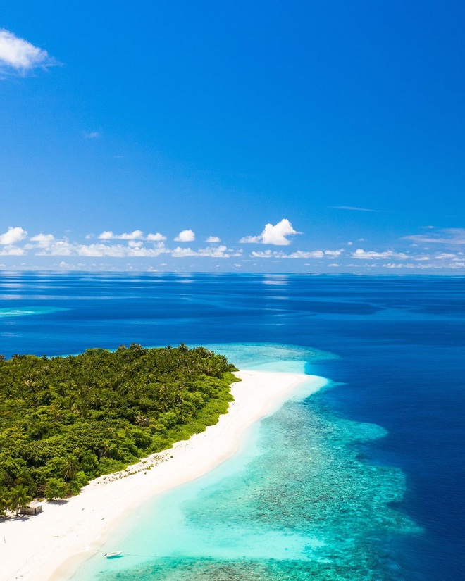 Muốn biết bàn tay mẹ thiên nhiên kỳ diệu thế nào, cứ nhìn vào 5 hòn đảo “nằm thẳng tắp thành 1 hàng” ở Maldives này sẽ rõ! - Ảnh 9.