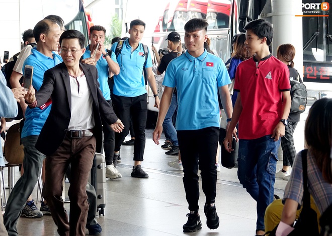 Khẩu hiệu mới cực chất của U23 Việt Nam: Anh em bốn bể l&agrave; nh&agrave;. Người dưng kh&aacute;c họ vẫn l&agrave; anh em - Ảnh 2.