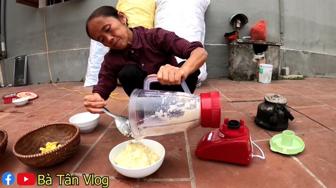 Đúng là chỉ có bà Tân Vlog: ăn kim chi củ cải bà làm thì phải ngồi xổm ăn sẽ càng ngon nhé các cháu! - Ảnh 3.