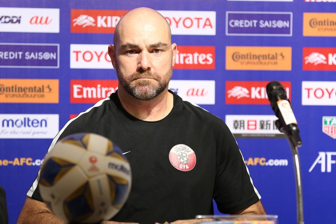 Sau tr&ograve;n 2 năm kể từ thất bại cay đắng trước Việt Nam, vị HLV tội nghiệp n&agrave;y lại tr&igrave;nh diễn khu&ocirc;n mặt mất sổ gạo tại giải U23 ch&acirc;u &Aacute; - Ảnh 2.