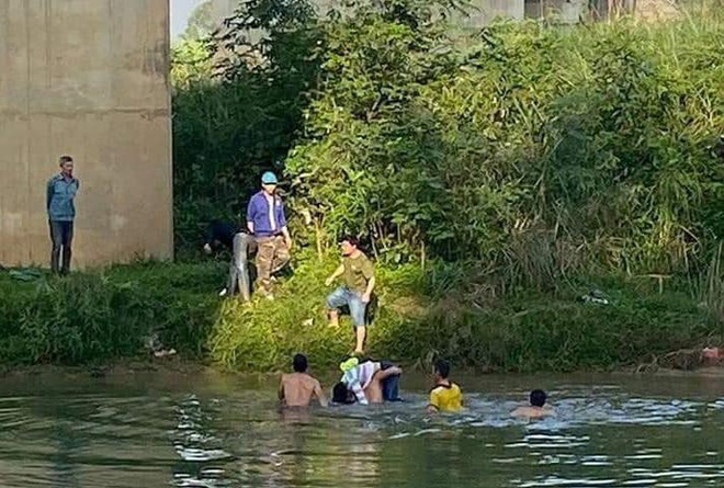 Nữ sinh lớp 10 gieo mình xuống dòng sông ngày cận Tết, may mắn được cứu sống - Ảnh 1.