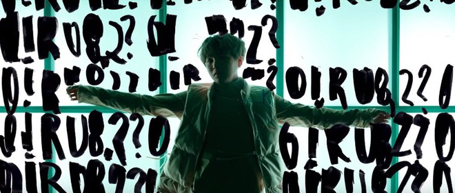 12 ẩn ý BTS gài trong comeback trailer của SUGA: Trùng khớp đáng kinh ngạc với hàng loạt hit cũ, 1 lần nữa theo concept du hành thời gian? - Ảnh 18.