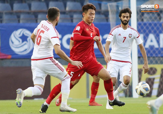 Tuyển thủ U23 Việt Nam hành động thiếu kiềm chế với trọng tài chính ở VCK U23 châu Á 2020 - Ảnh 4.