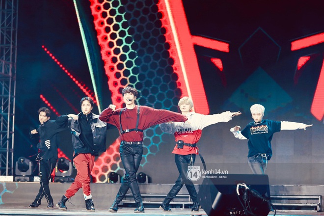 Đêm nhạc khủng Year End Party Hàn-Việt: Hyuna - Monsta X sexy bùng nổ, K-ICM và cặp Canh Ba gây sốt với sân khấu quá đỉnh - Ảnh 45.
