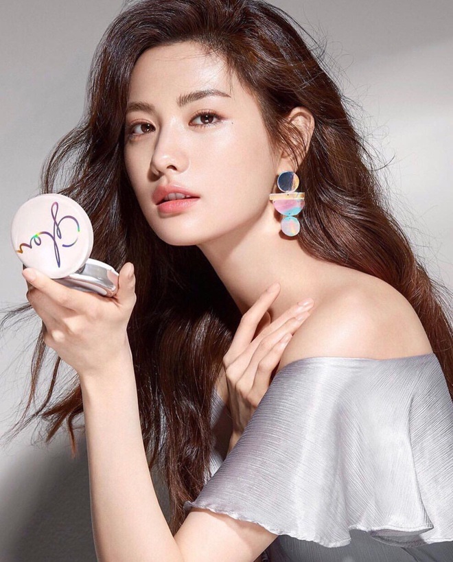 30 gương mặt đẹp nhất thế giới của thập kỷ: Bất ngờ vị trí Song Hye Kyo và Lisa, Nana hay Tzuyu (TWICE) giành No.1? - Ảnh 2.